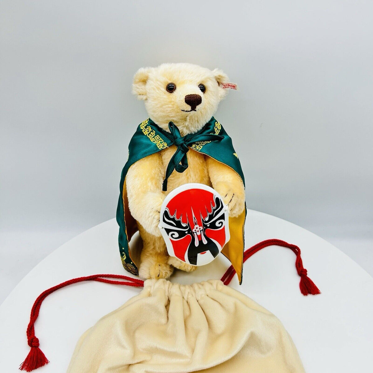 Steiff 676031 Teddybär Chinese Opera limitiert 1500 für Hong Kong aus 2003 32 cm
