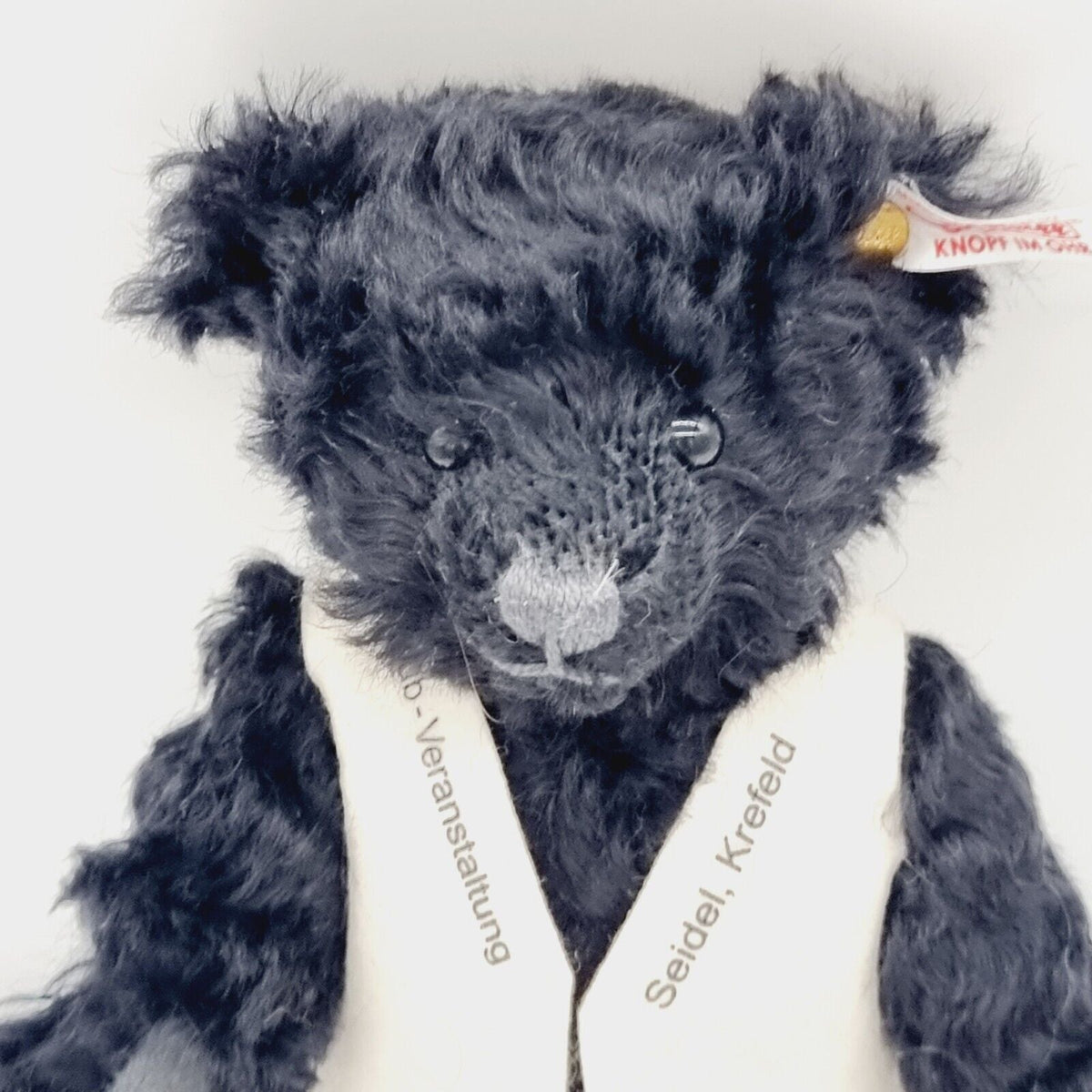 Steiff 420382 Teddybär Club Event 2003 schwarz mit weißer Weste 21 cm