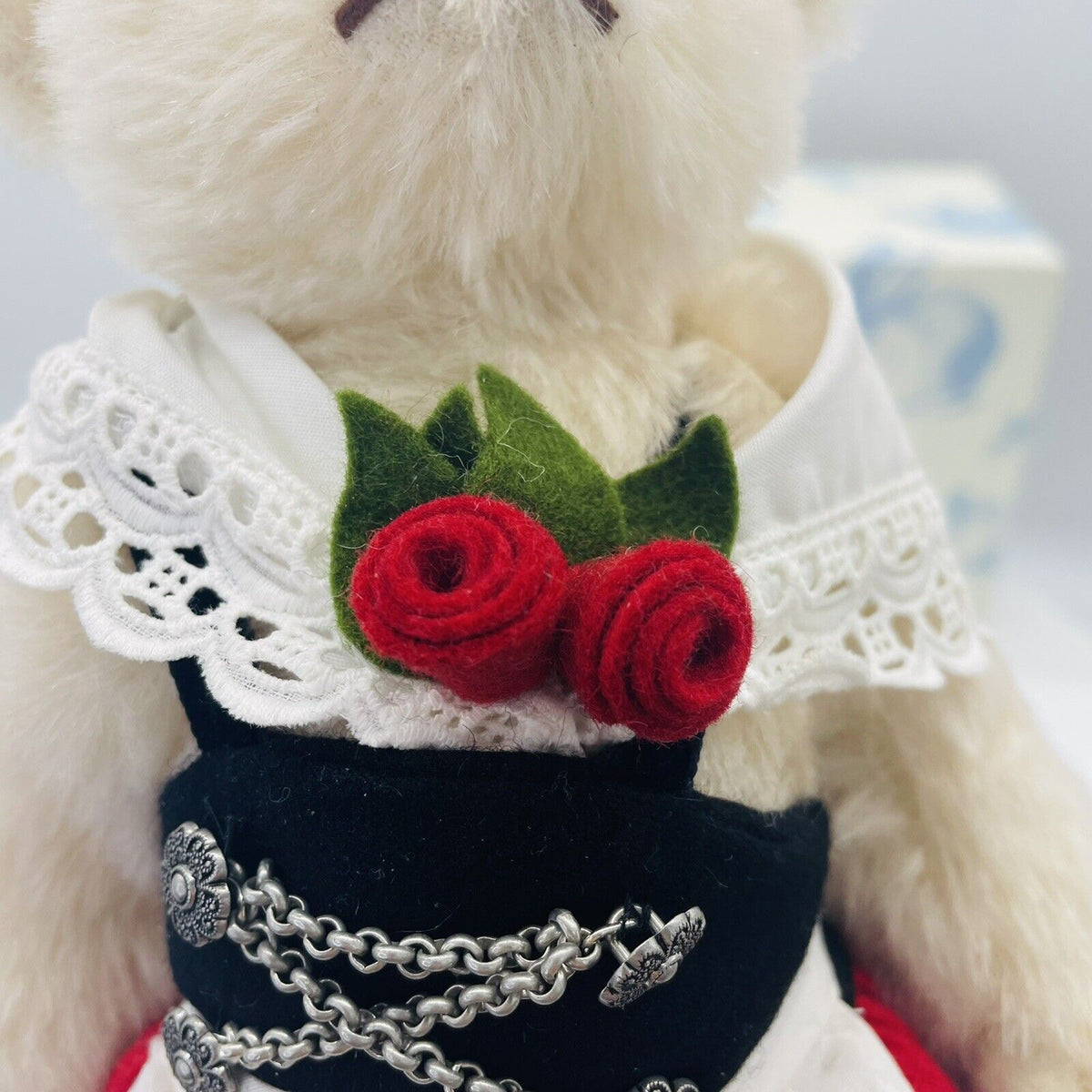 Steiff Teddybär Trachtenmädchen Liesel 657184 limitiert 1500 aus 2010 23cm
