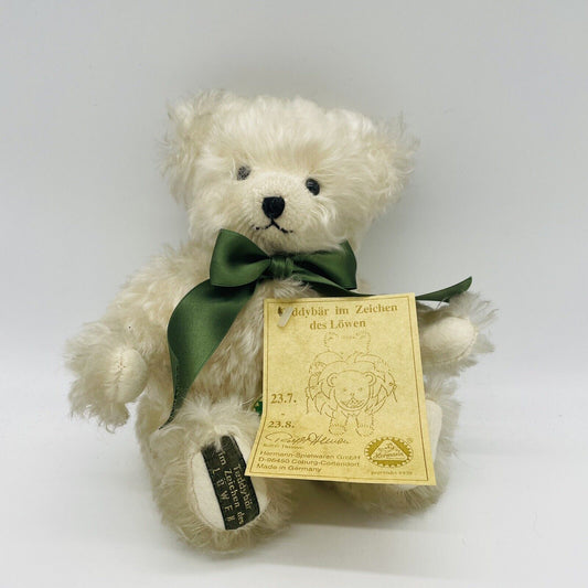 Hermann Coburg Teddybär im Zeichen des Löwen