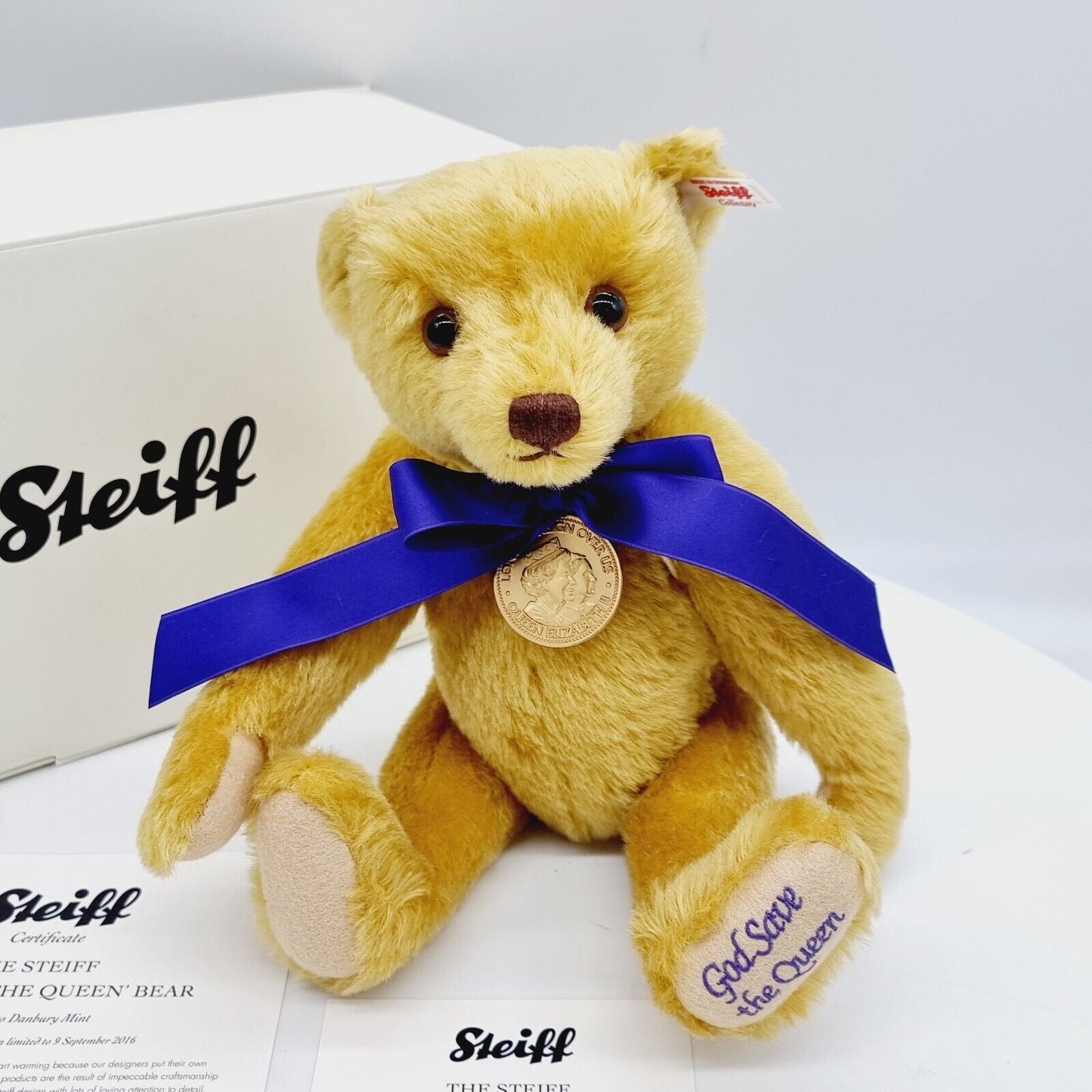 Steiff 663345 God save the Queen Teddybär Zeitlimitierung aus 2015 32 cm Mohair