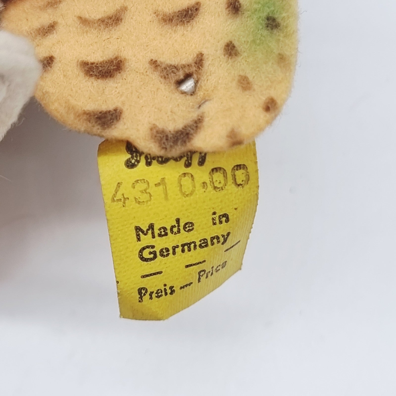 8739086