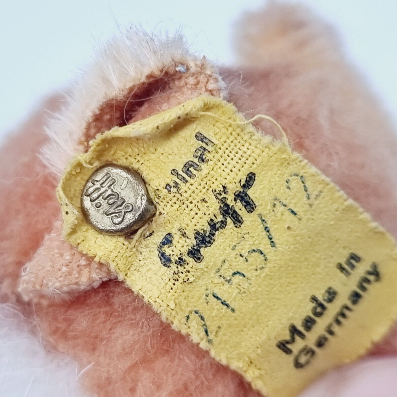 6570769