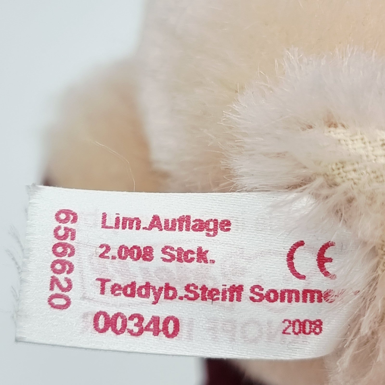8950382