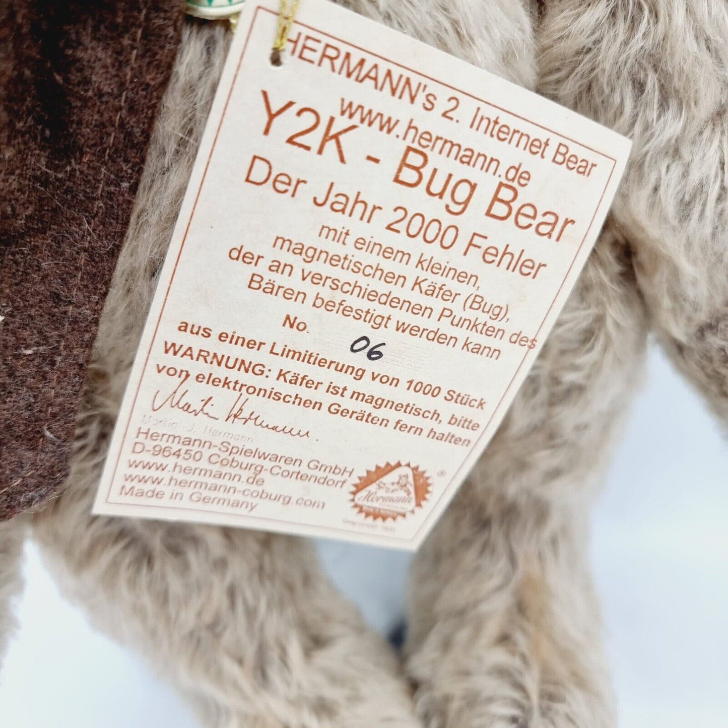 Hermann Coburg Y2K Bug Bear, limitiert auf 1000 Stück