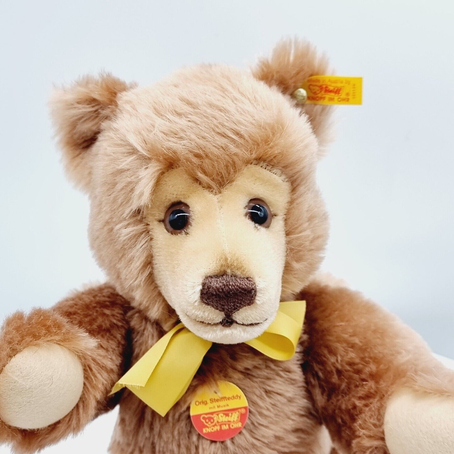 Steiff 011184 Teddybär mit Musikwerk und Schleife 39 cm