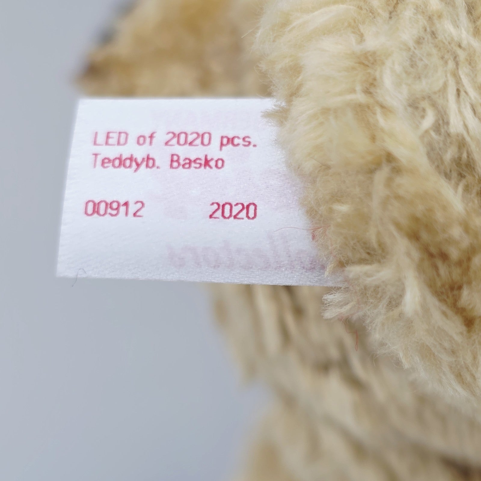 7020816