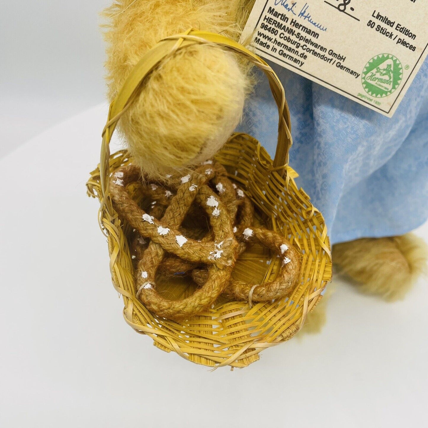 Hermann Coburg Teddybär Oktoberfest Brezel Betty limitiert 50 35cm Mohair