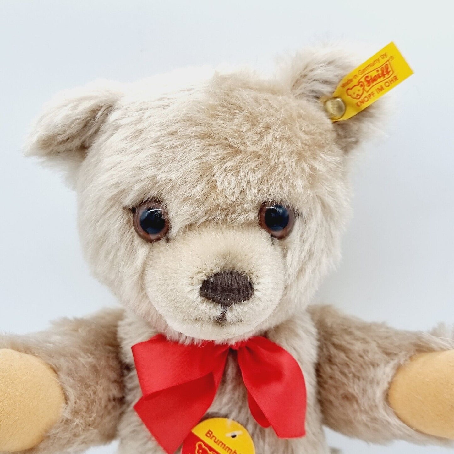 Steiff 011559 Brummbär Teddybär 32 cm mit Schleife und Brustschild