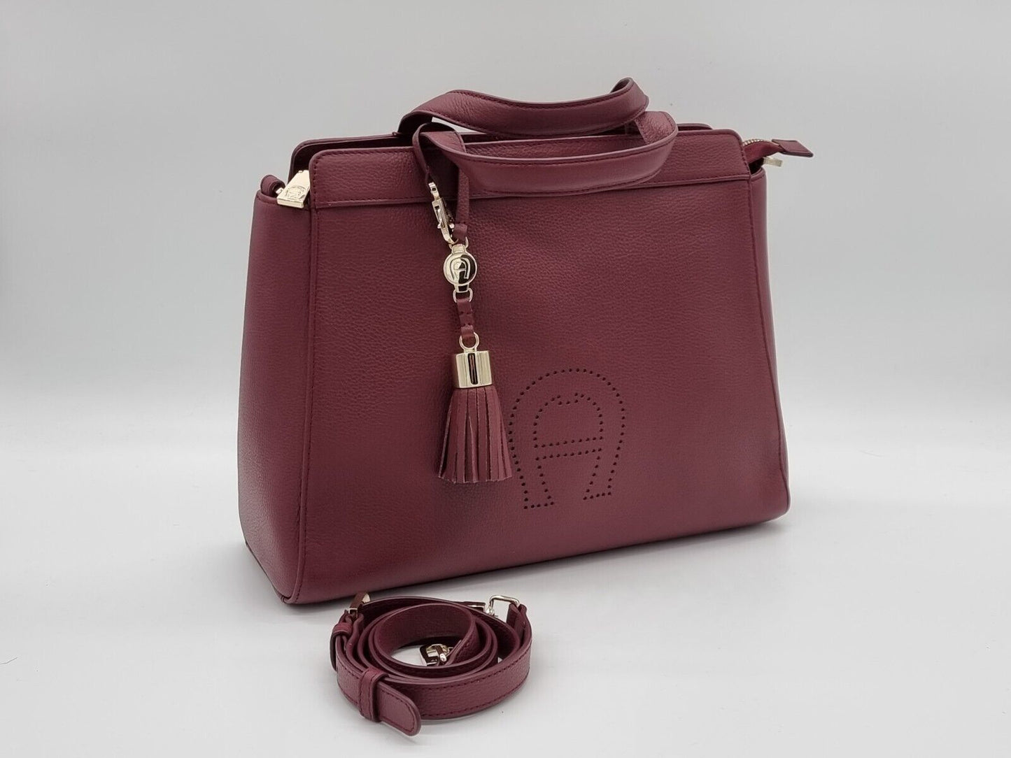 Aigner Handtasche Burgundy Gold Hardware Designertasche Neu mit Etikett