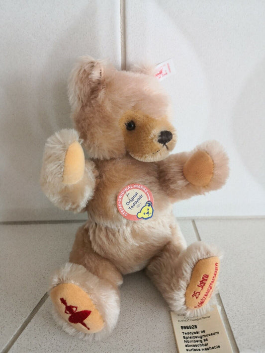 Steiff Teddybär 998928 „25 Jahre Spielzeugmuseum Nürnberg"