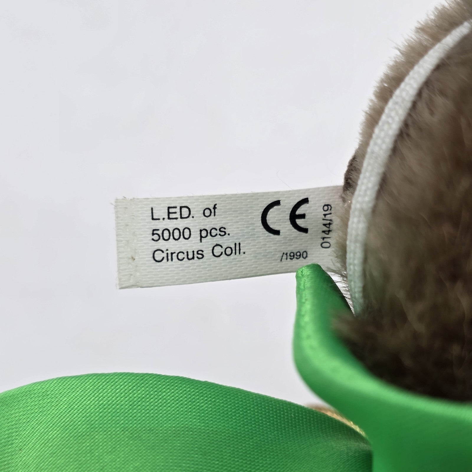 6925871