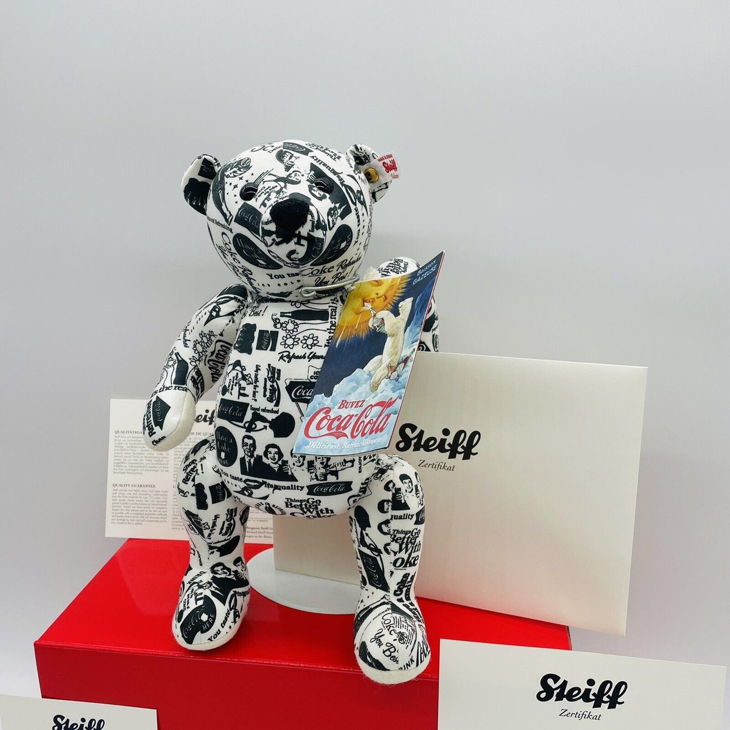 Steiff Coca Cola Heritage Pattern Teddybär 355394 limitiert 1500 Stück 2015