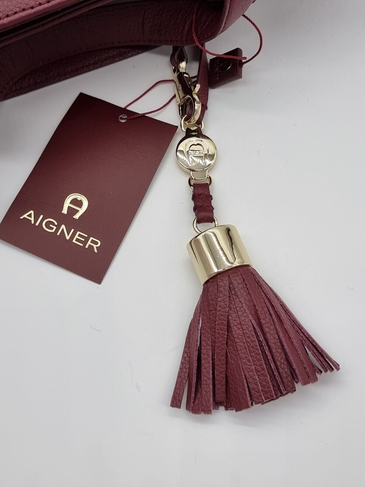 Aigner Handtasche Burgundy Gold Hardware Designertasche Neu mit Etikett