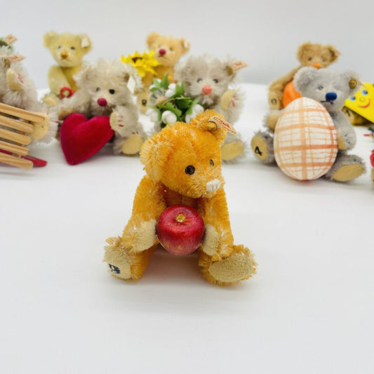 Steiff Teddybär September mit Apfel aus dem Ewigen Kalender Bienenstock 027307