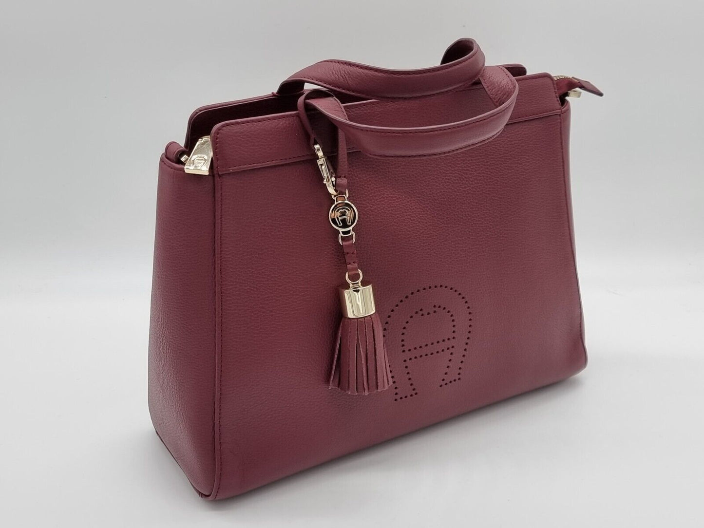 Aigner Handtasche Burgundy Gold Hardware Designertasche Neu mit Etikett