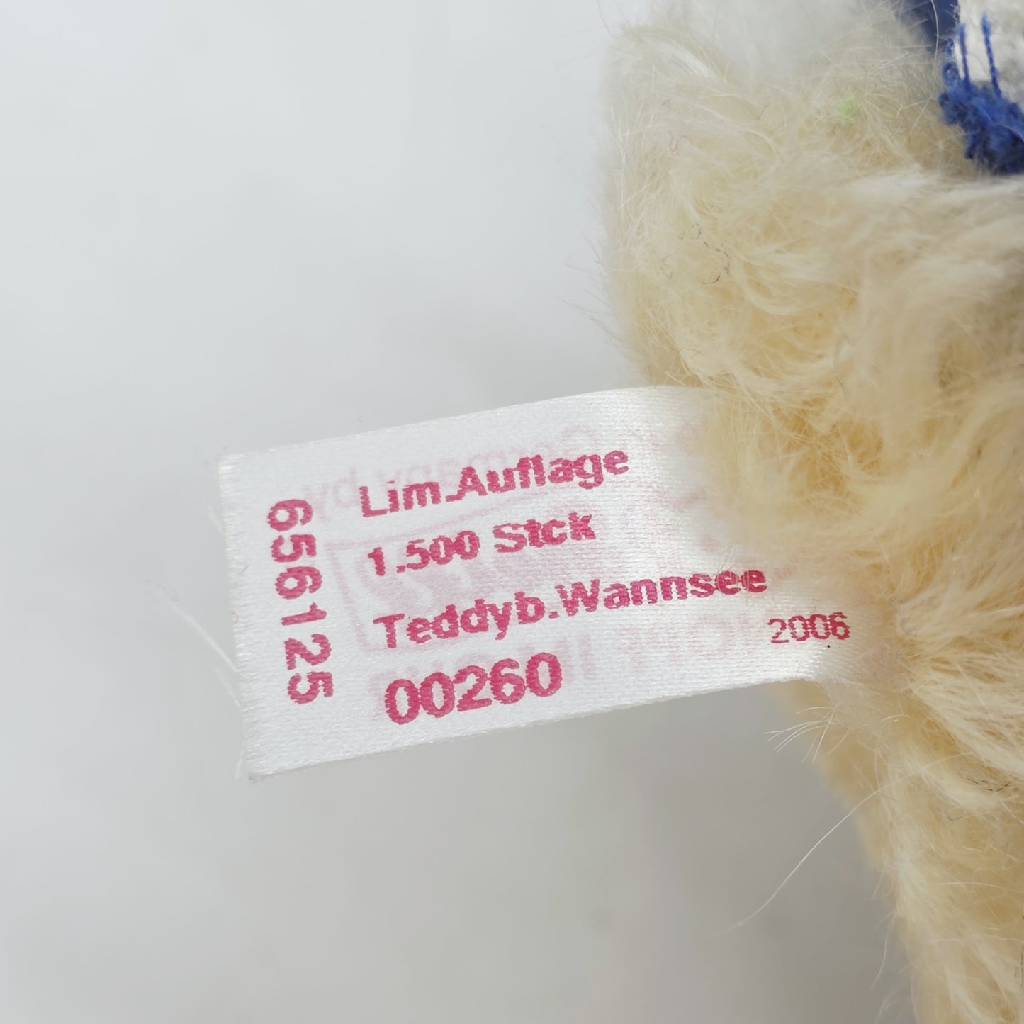 8950628