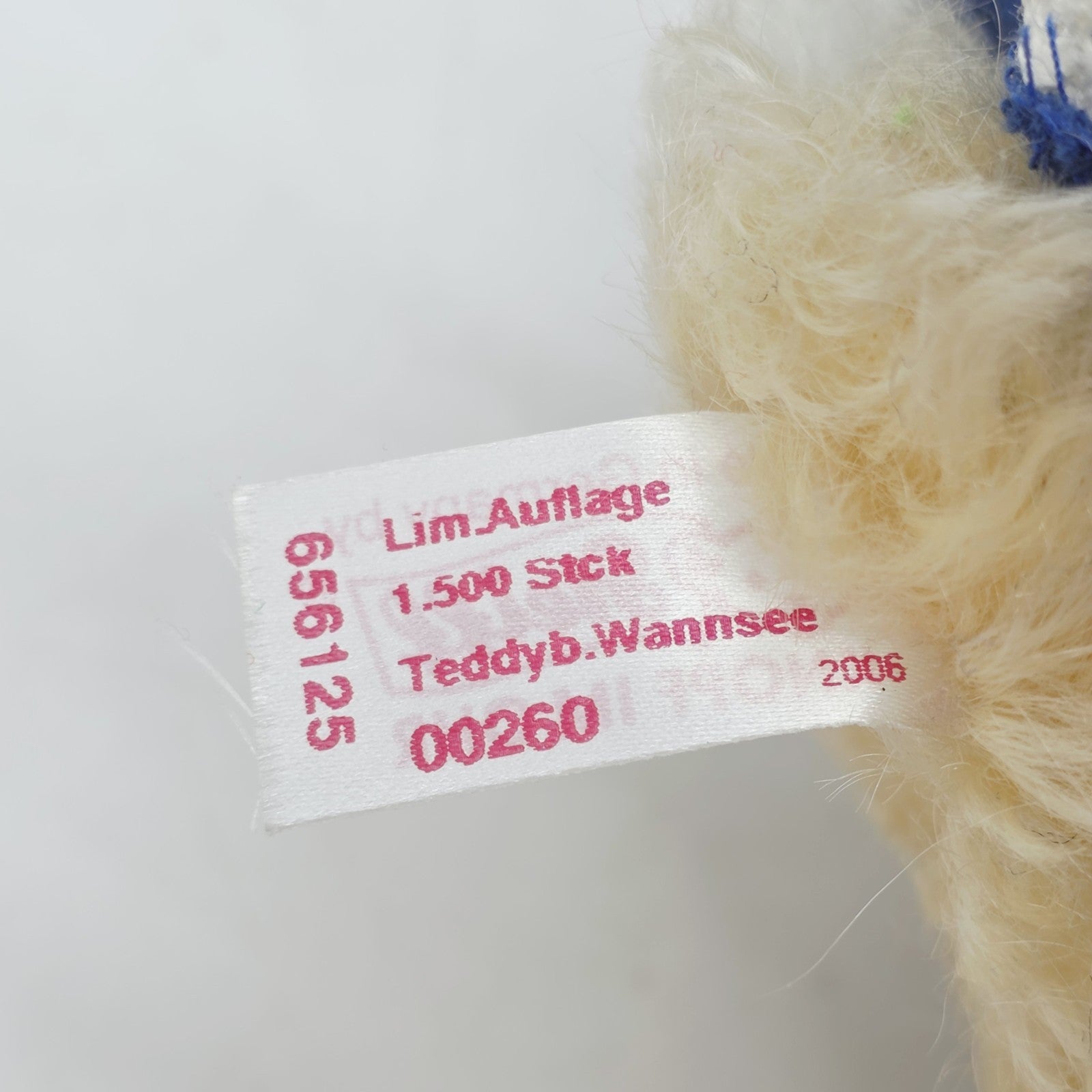 8950628