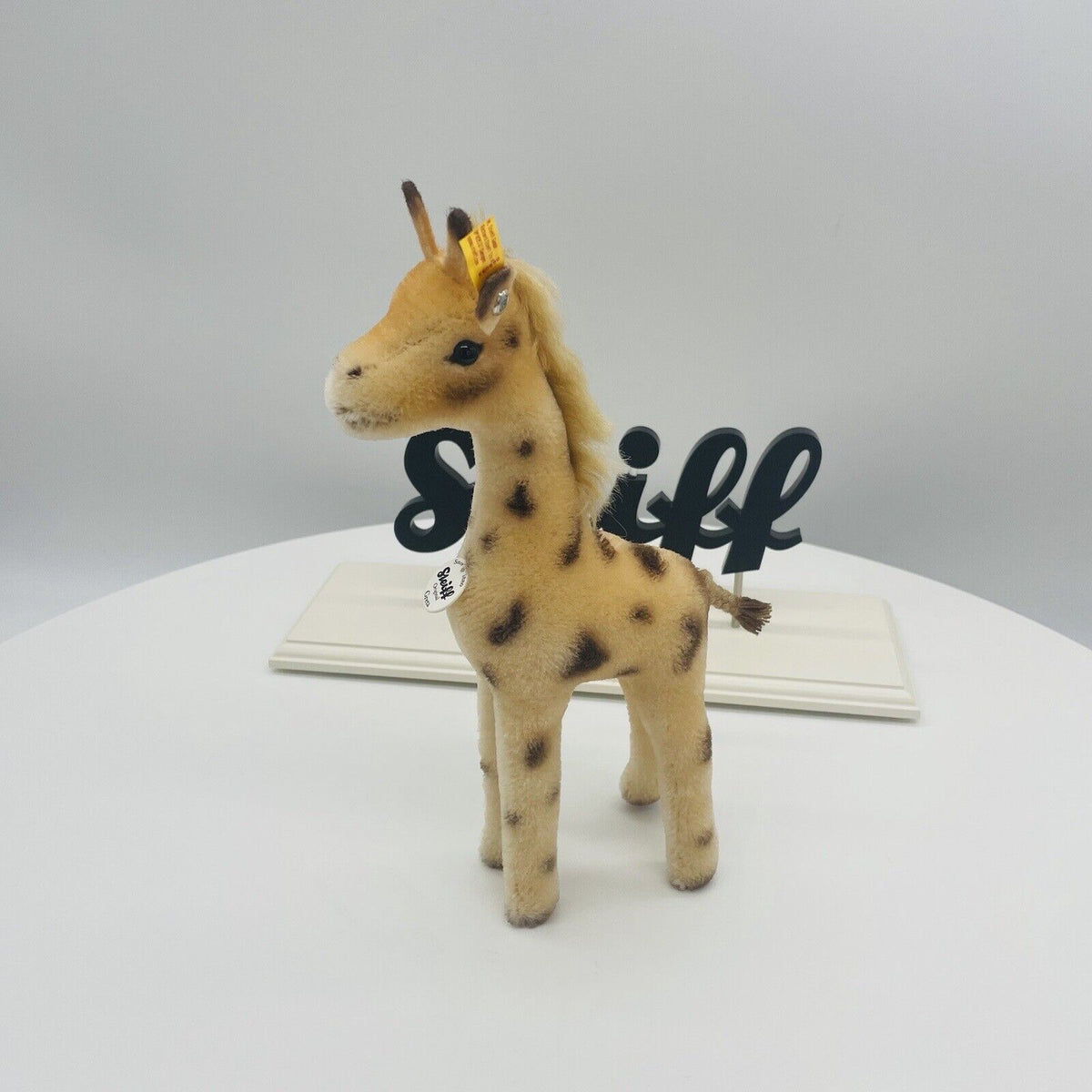 Steiff Giraffe Greta 068058 22cm Mohair