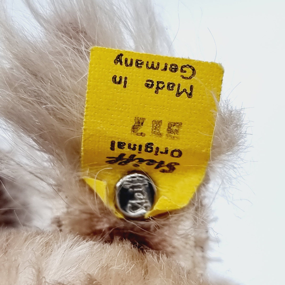 8253185