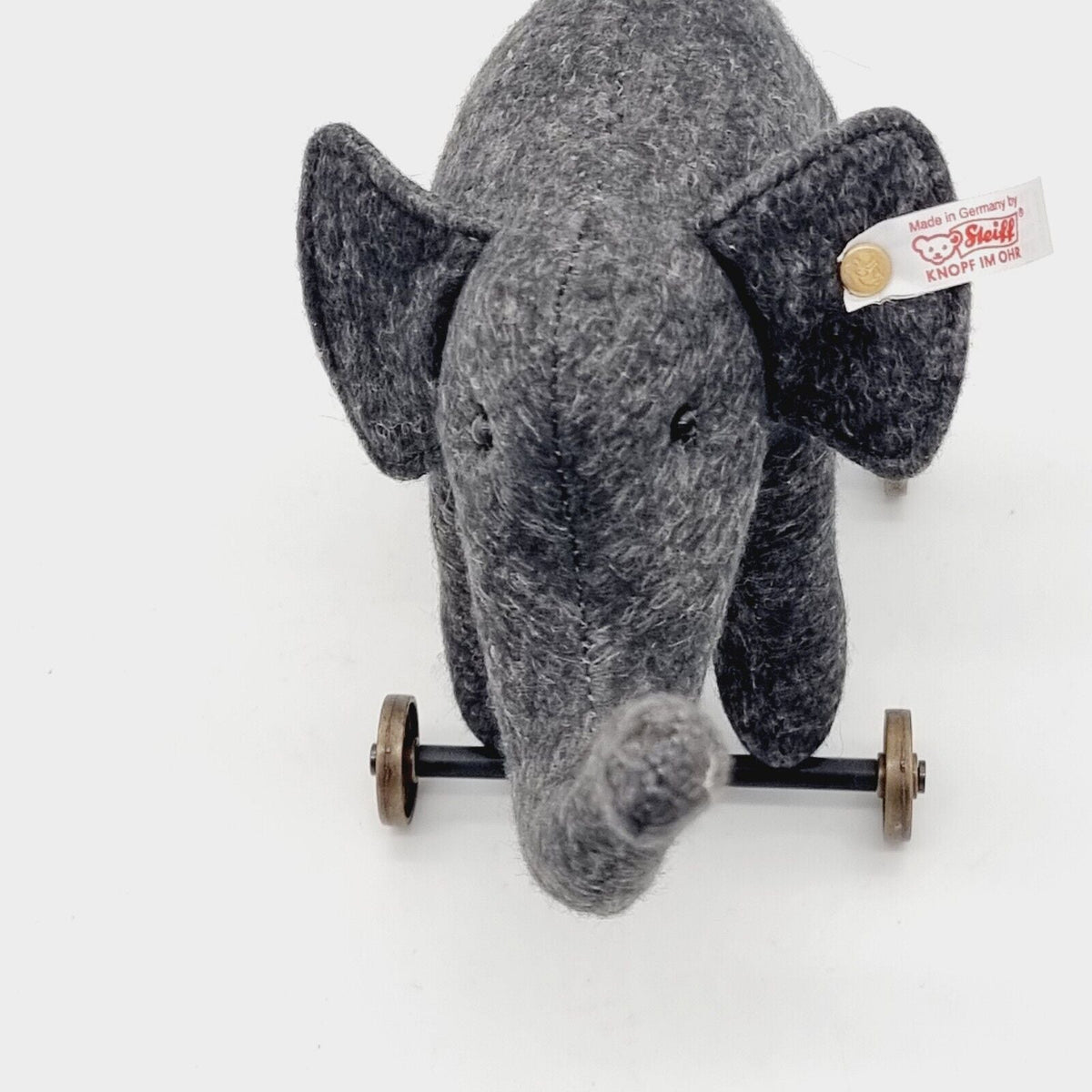 Steiff 420412 Filzelefant auf Rädern 12 cm Club Edition 2004
