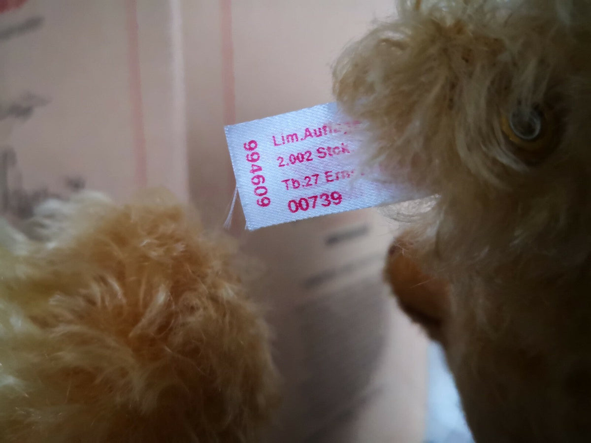 8628049