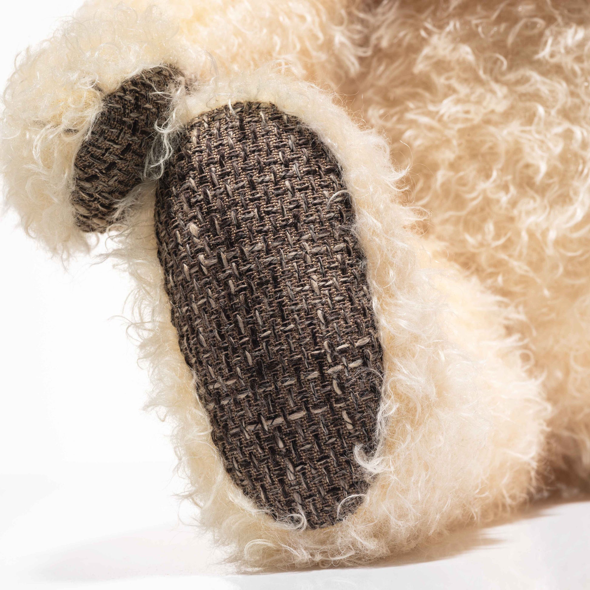 Steiff 421846 Margarete Steiff Edition 2025 Anna Teddybär MSE 60 cm