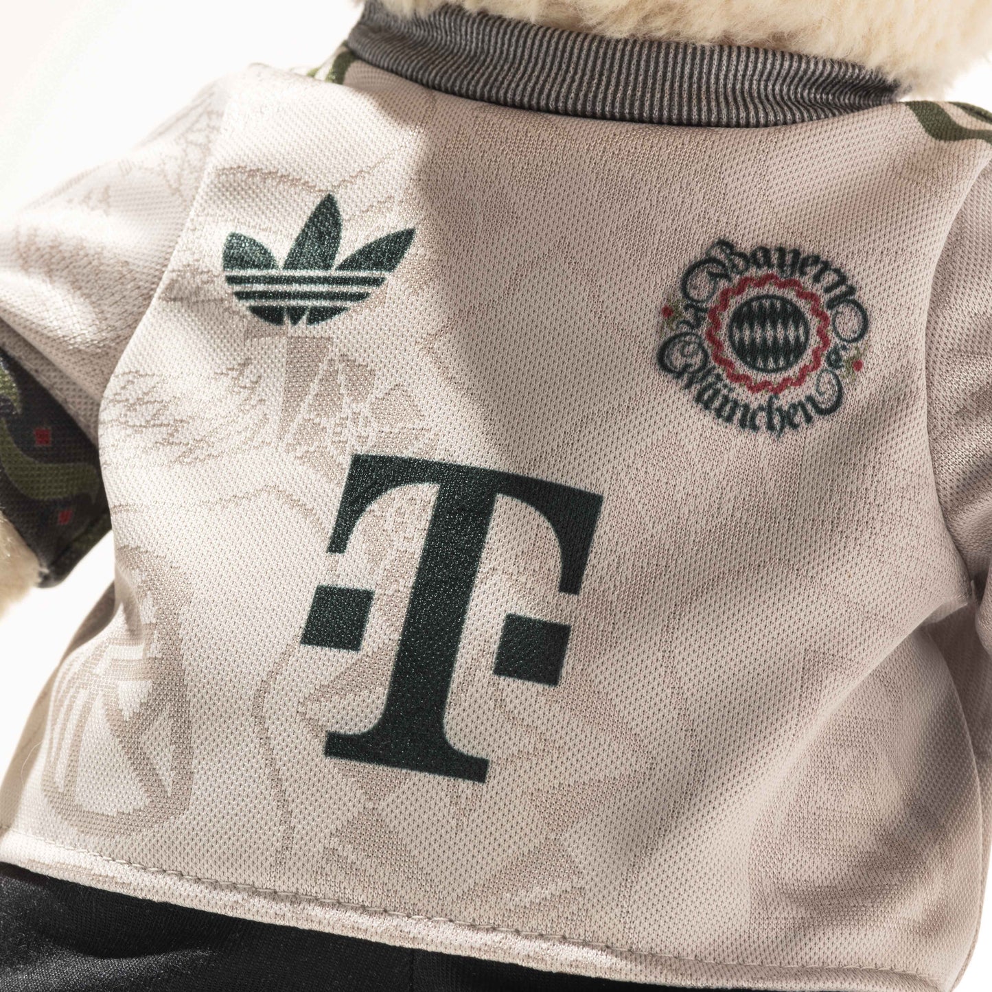 Steiff 672156 FC Bayern x Steiff Teddybär Wiesn™ 30 cm 