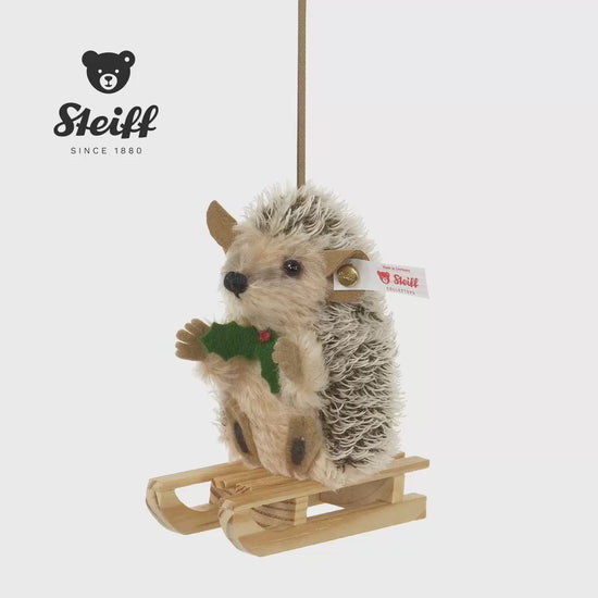 Steiff 684135 Igel Ornament mit Schlitten