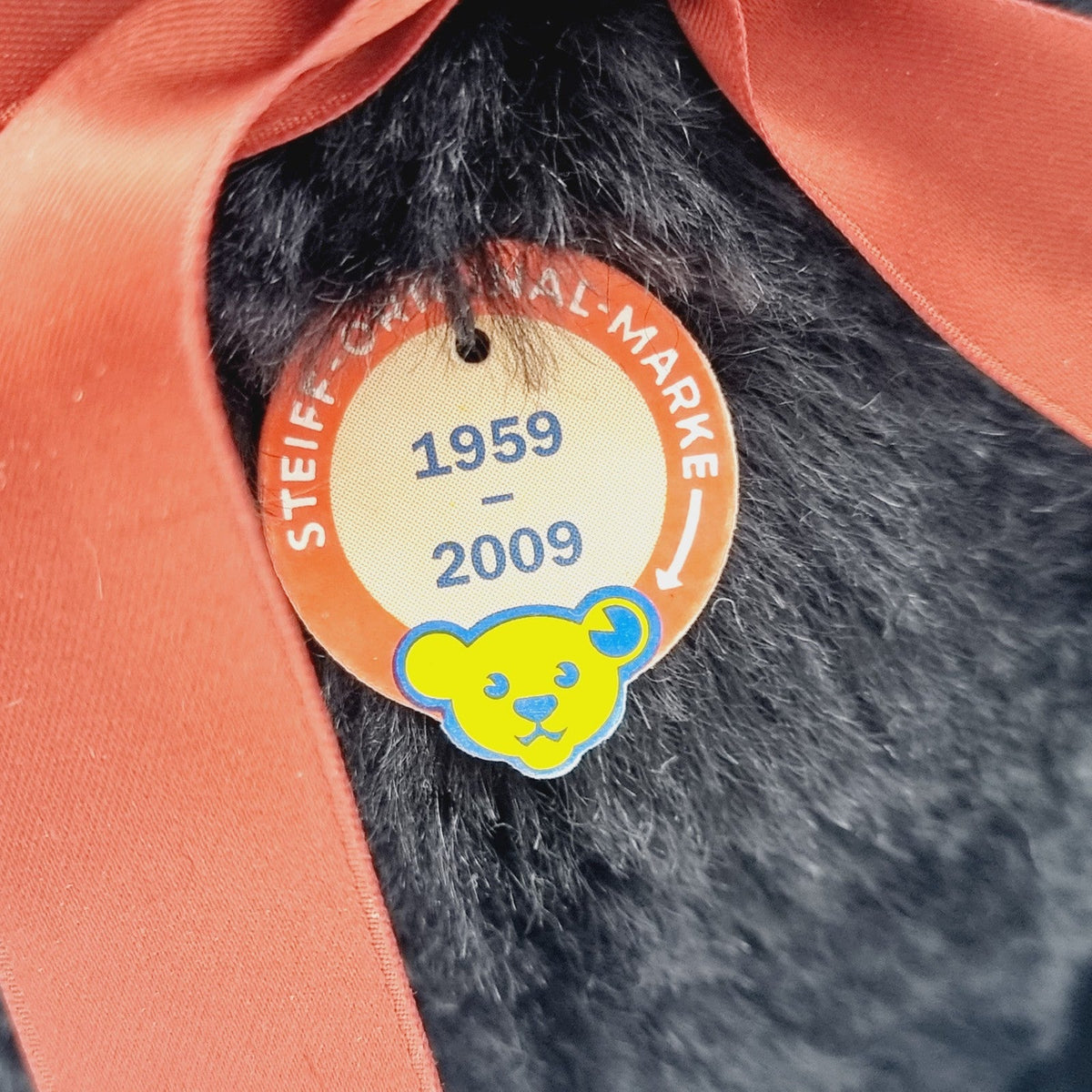 5666697