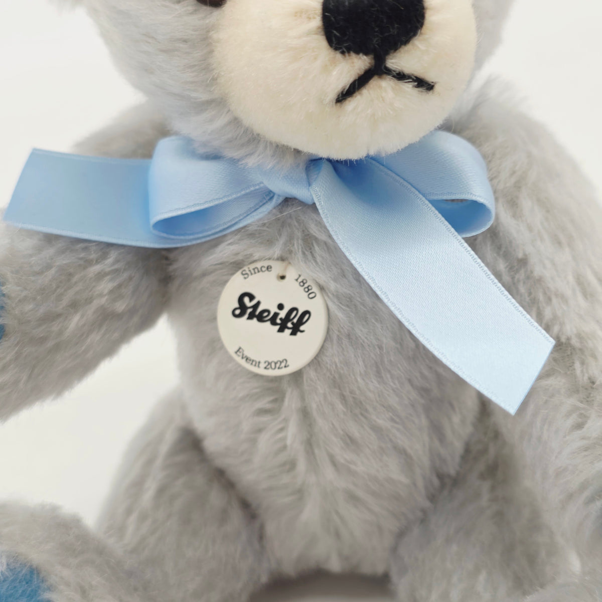 Steiff 421709 Teddybär Club Event 2022 eisblau 22 cm