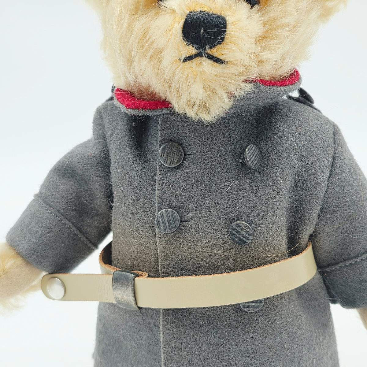 Steiff 657276 Teddybär Hauptmann von Köpenick 22 cm