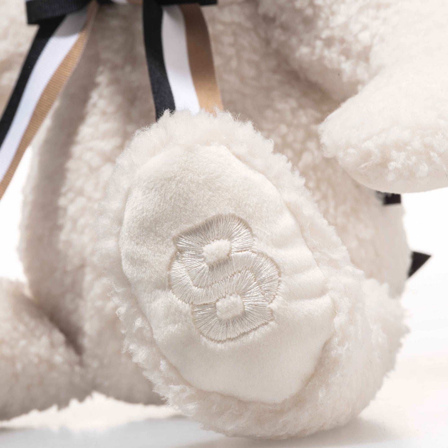 Steiff 988660 BOSS x Steiff Holly Teddybär